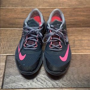 Nike Tennis shoes, lightweight